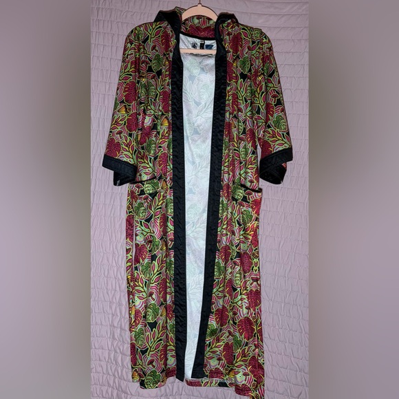 Ground Score - Colorful Leaf Pattern Robe - Picture 3 of 6